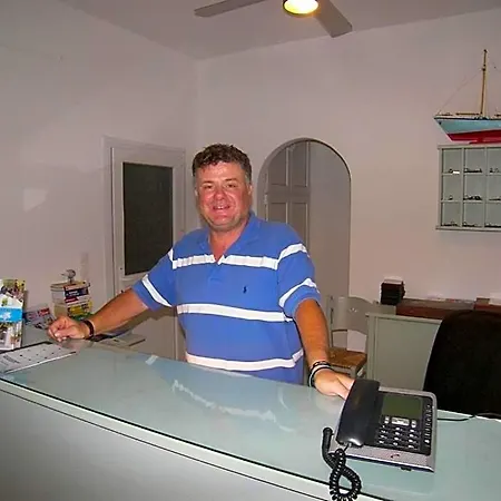 Captain Manolis Páros
